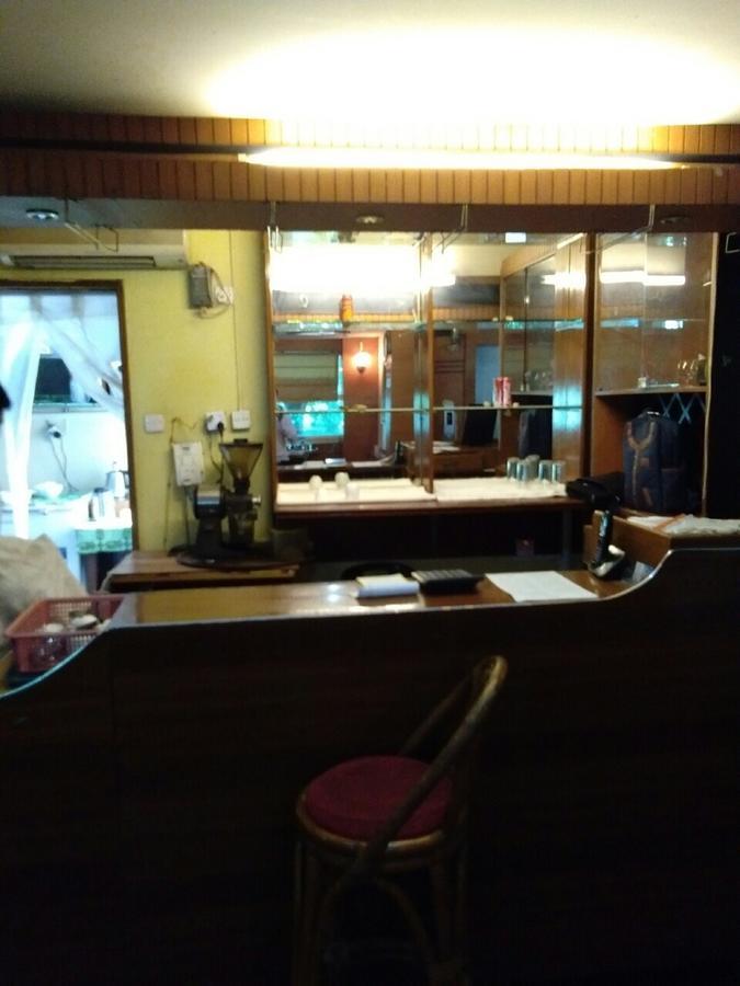 Halpin Hotel Rangoon Buitenkant foto