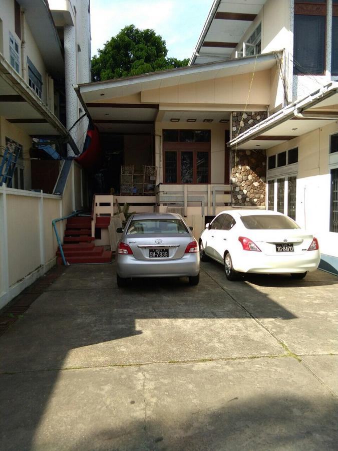 Halpin Hotel Rangoon Buitenkant foto