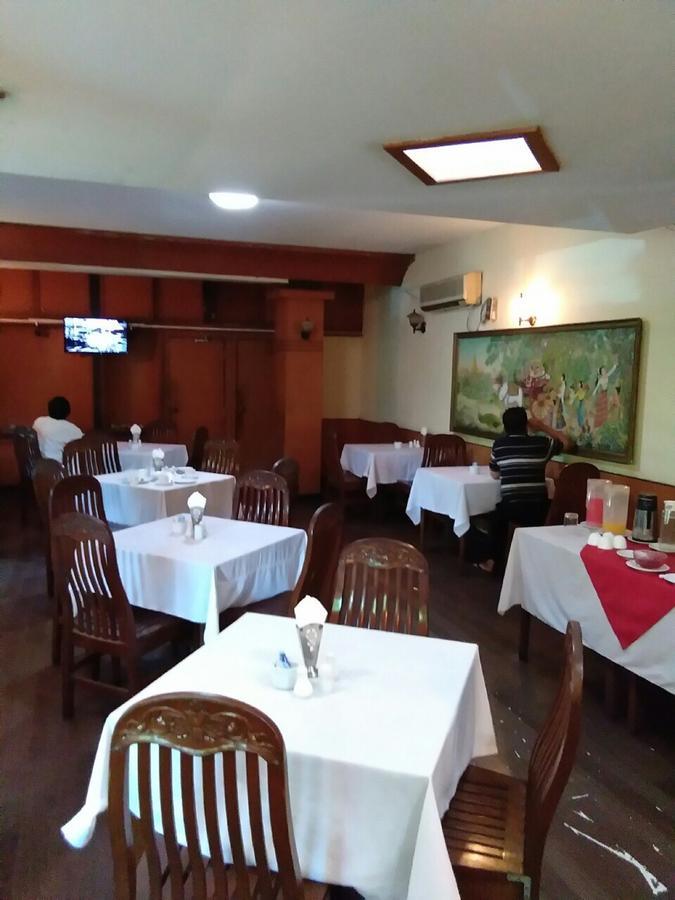 Halpin Hotel Rangoon Buitenkant foto