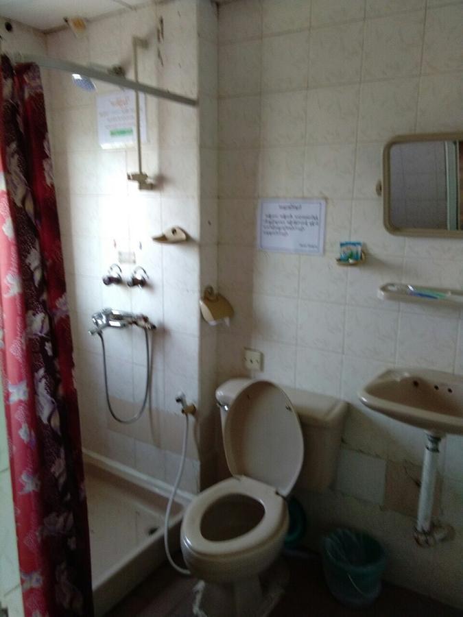 Halpin Hotel Rangoon Buitenkant foto