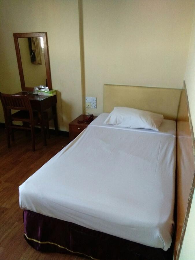 Halpin Hotel Rangoon Buitenkant foto
